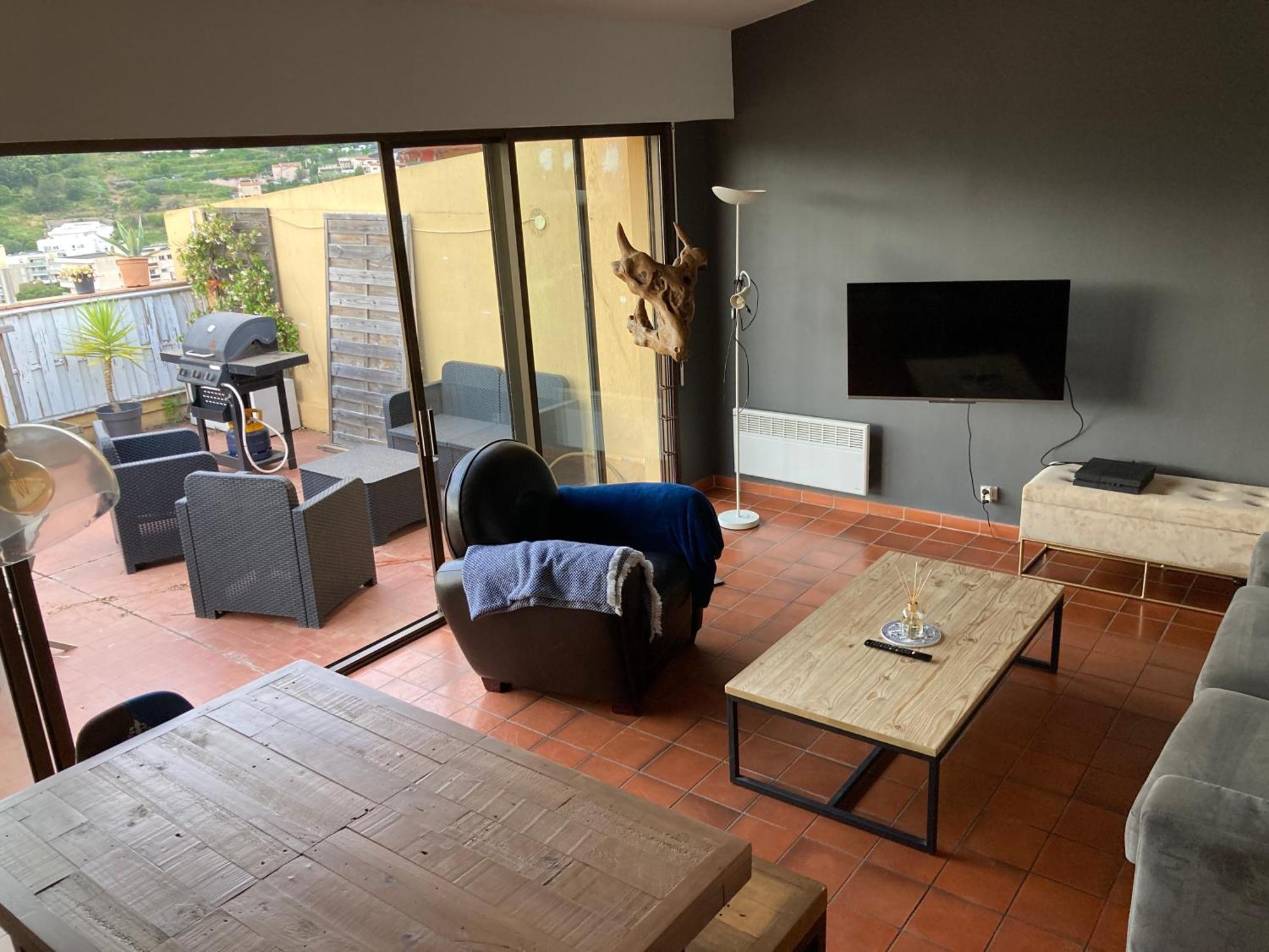T2 Traversant Avec Une Grande Terrasse Et Piscine Cagnes-sur-Mer Ngoại thất bức ảnh