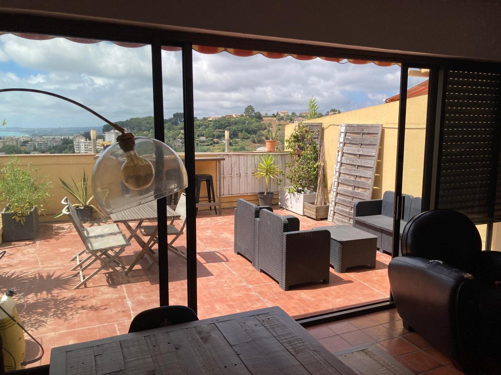 T2 Traversant Avec Une Grande Terrasse Et Piscine Cagnes-sur-Mer Ngoại thất bức ảnh