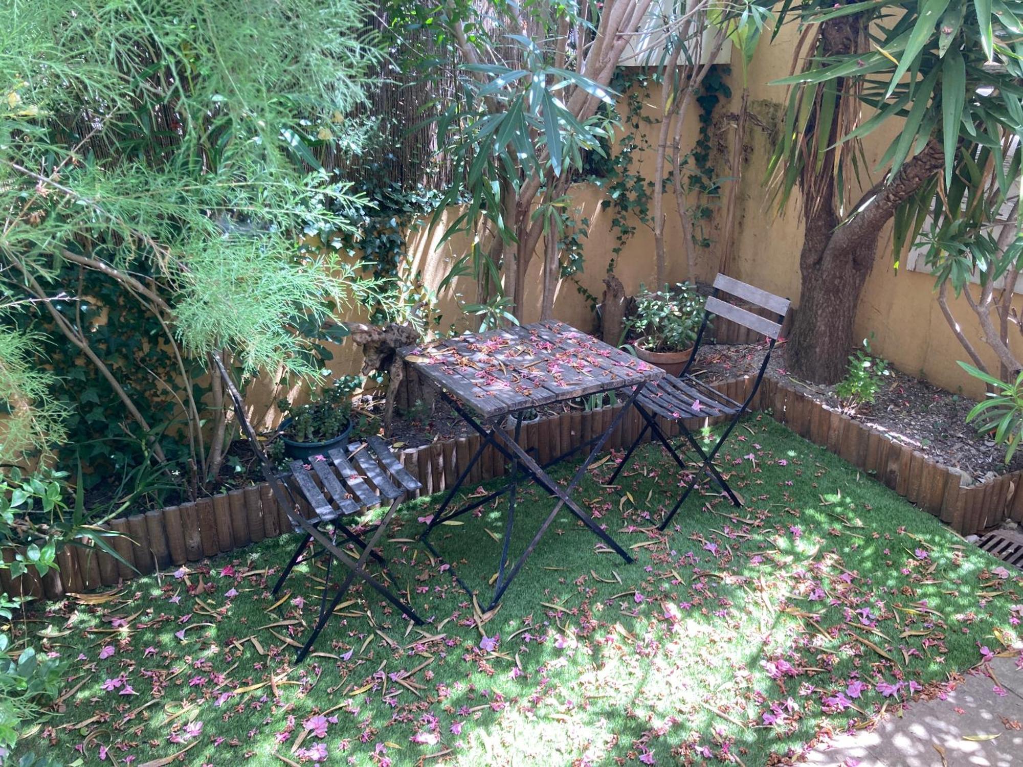 T2 Traversant Avec Une Grande Terrasse Et Piscine Cagnes-sur-Mer Ngoại thất bức ảnh
